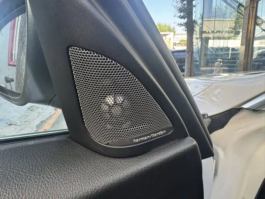 BMW 3 Series — миниатюра 4