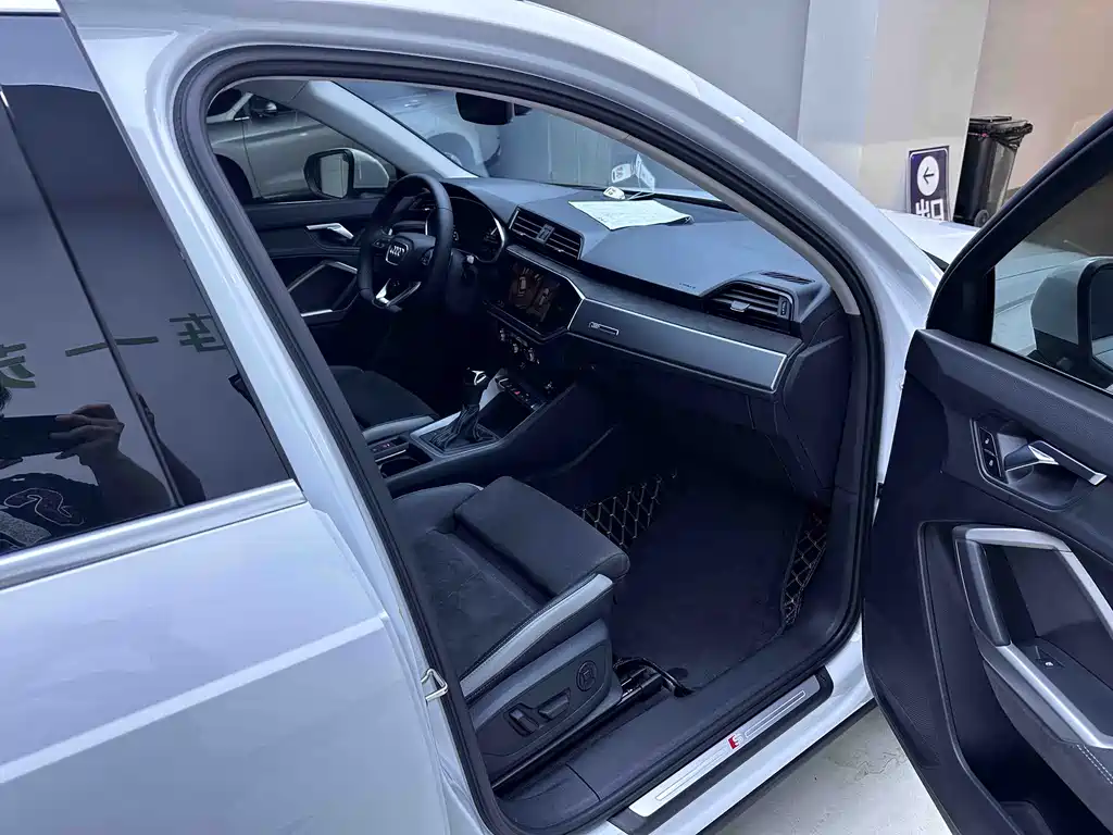 Audi Q3 — миниатюра 11