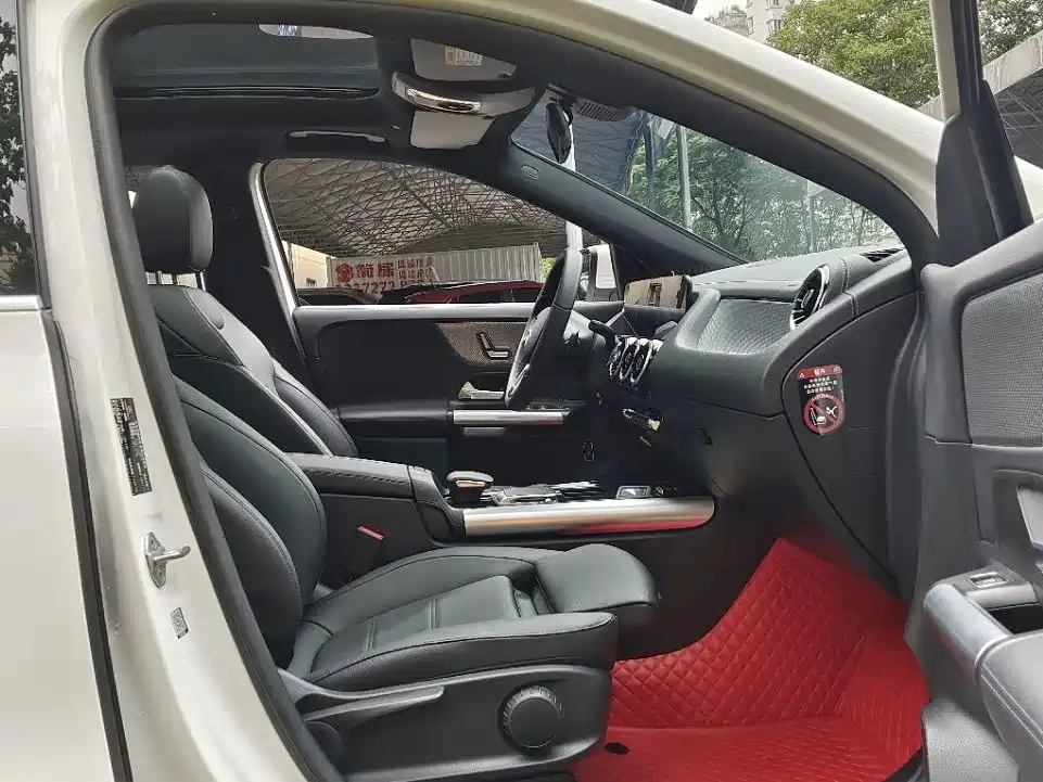 Mercedes-Benz GLA — миниатюра 17