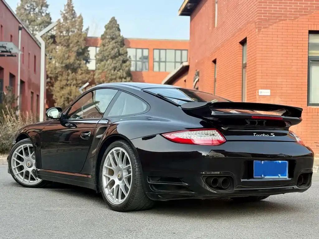 Porsche 911 2010 Turbo S 3.8T