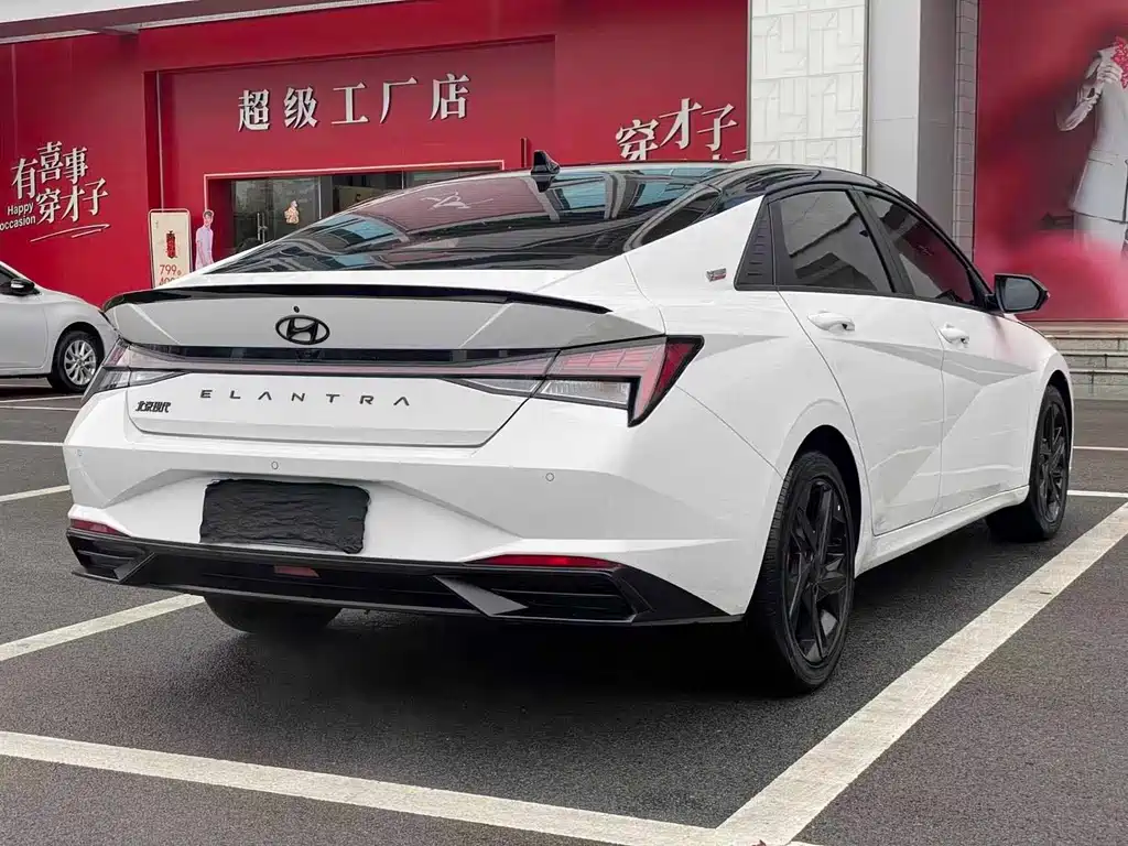 Hyundai Elantra 2021 1.5L CVT LUX Luxury