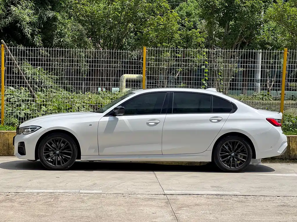 BMW 3 Series — миниатюра 4