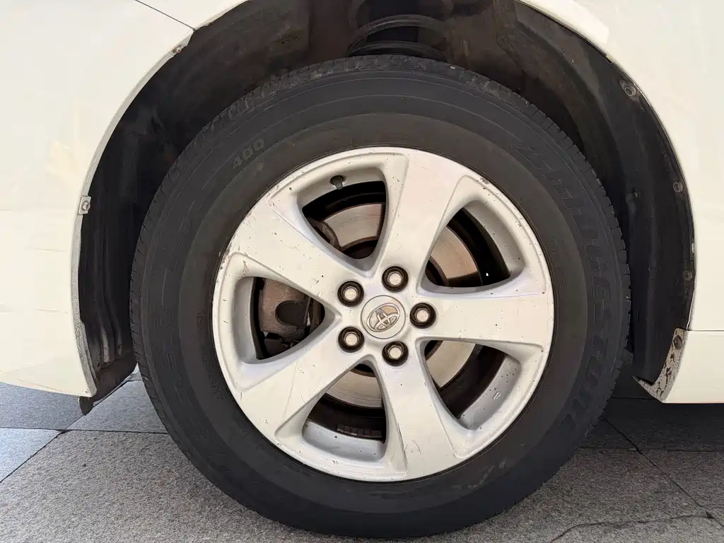 Toyota Sienna — миниатюра 14