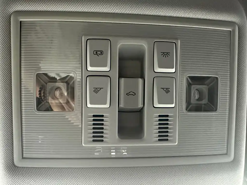 Volkswagen Lavida — миниатюра 17