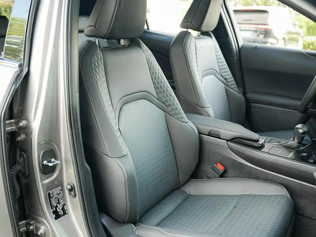 Lexus UX — миниатюра 12