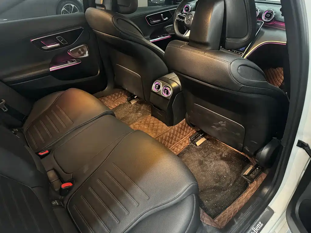 Mercedes-Benz C-Class — миниатюра 13