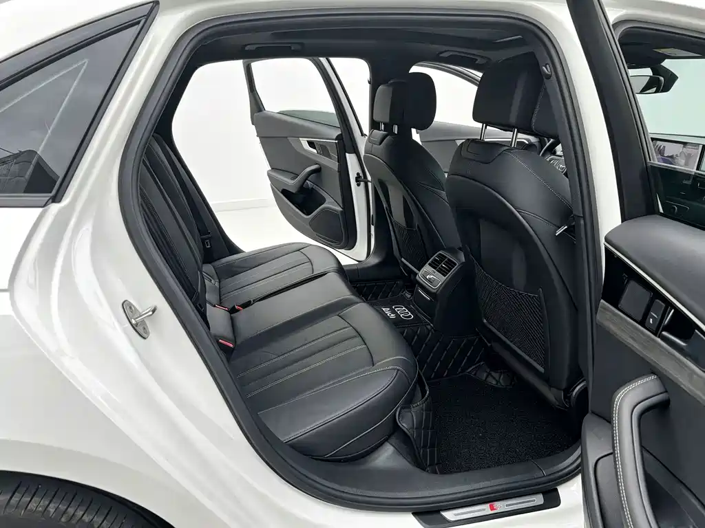 Audi A4L — миниатюра 8