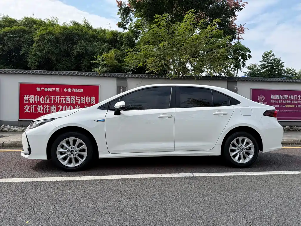 Toyota Corolla — миниатюра 7