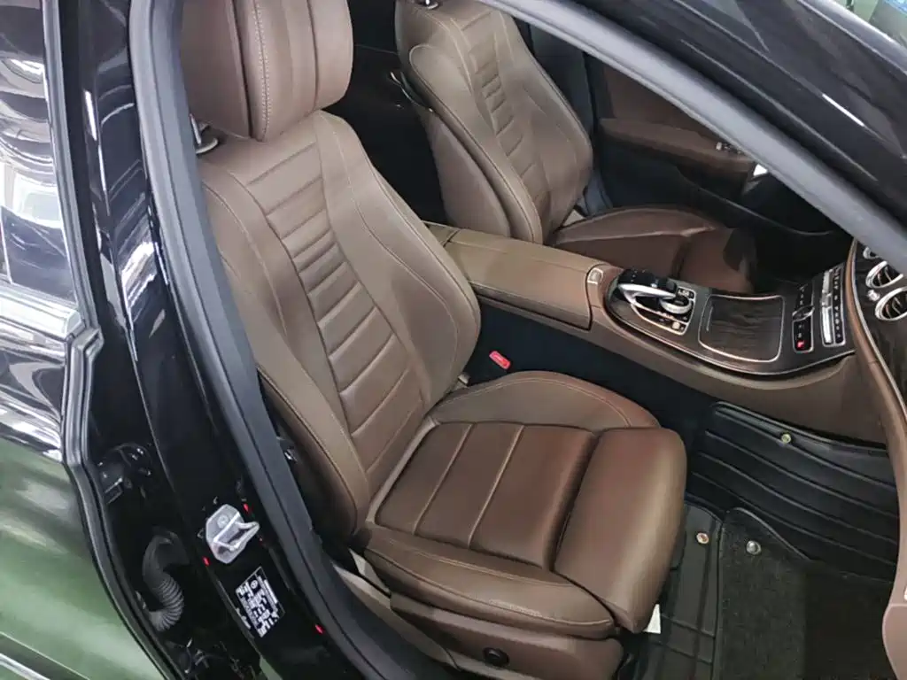 Mercedes-Benz E-Class — миниатюра 25