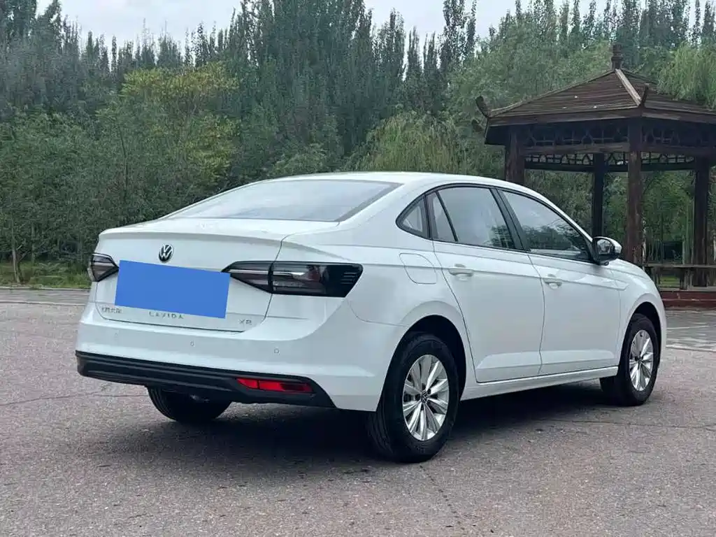 Volkswagen Lavida — миниатюра 4