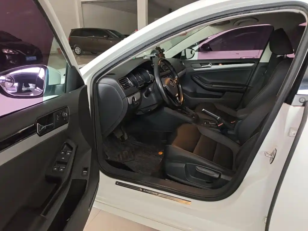 Volkswagen Sagitar — миниатюра 16