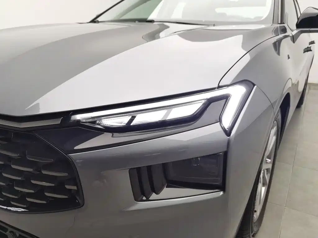 Ford Mondeo — миниатюра 7