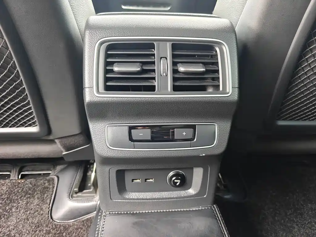 Audi Q5L — миниатюра 10