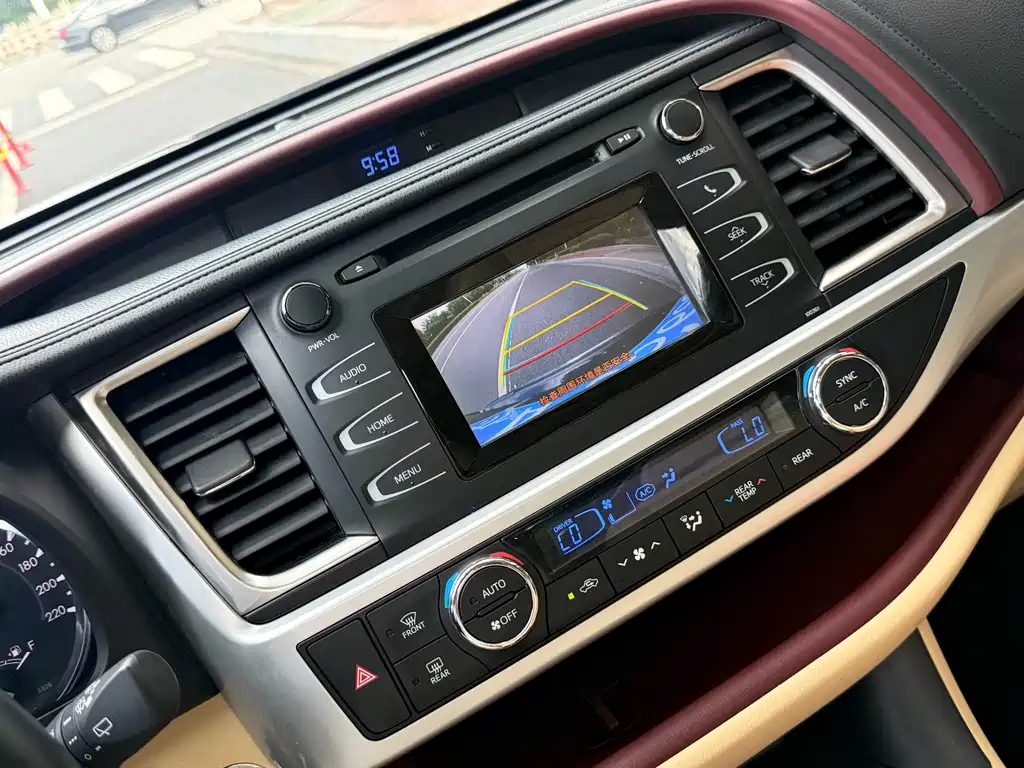 Toyota Highlander — миниатюра 13