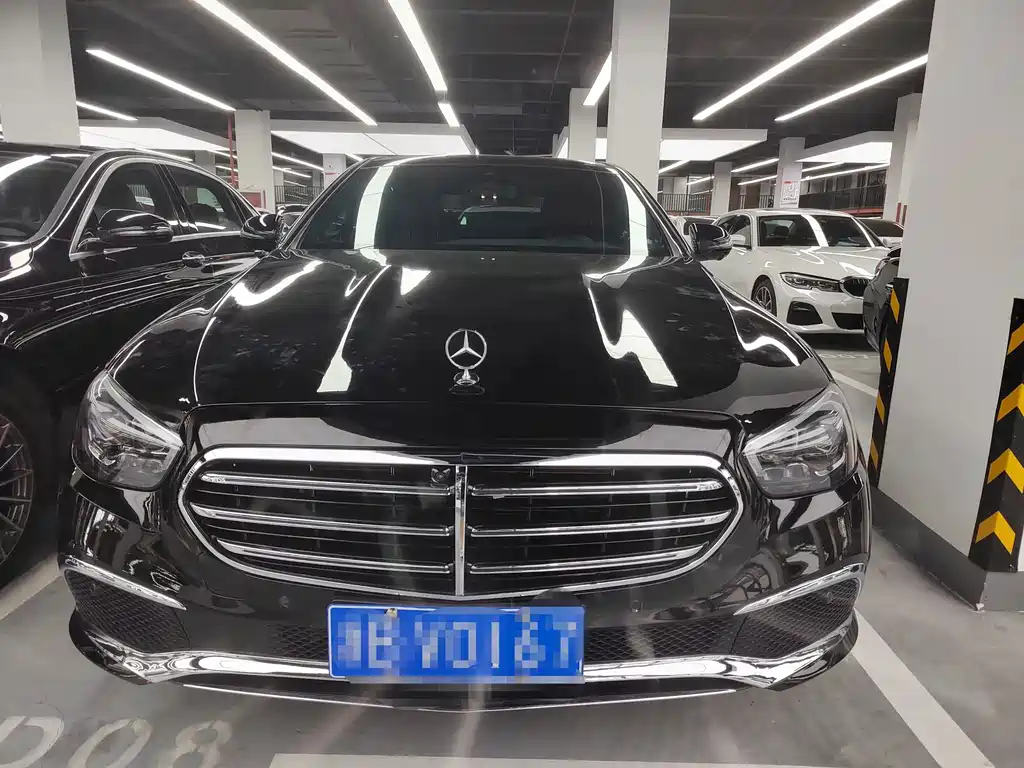 Mercedes-Benz E-Class — миниатюра 2