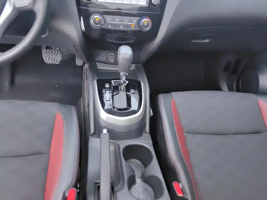 Nissan Qashqai — миниатюра 16