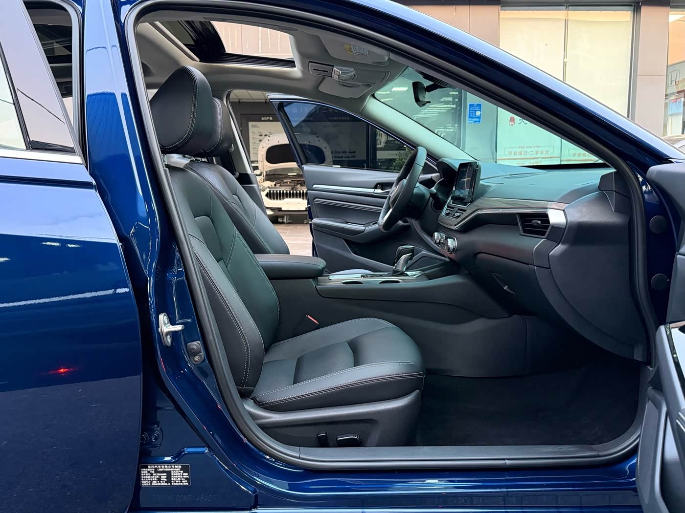 Nissan Teana 2.0 л 2023 г. Голубой, пробег 14000 км