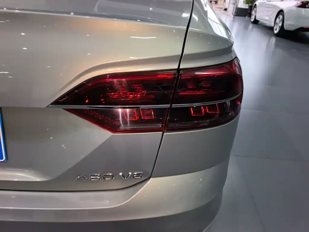 Volkswagen Phideon — миниатюра 8