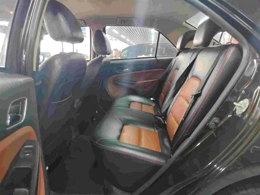 Geely King Kong — миниатюра 6