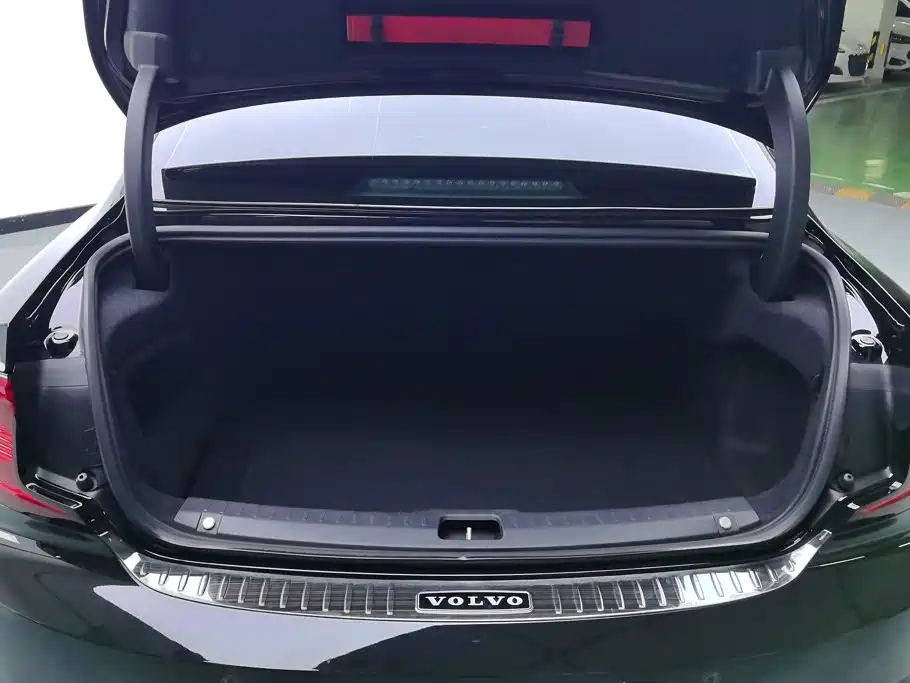 Volvo S90 — миниатюра 4