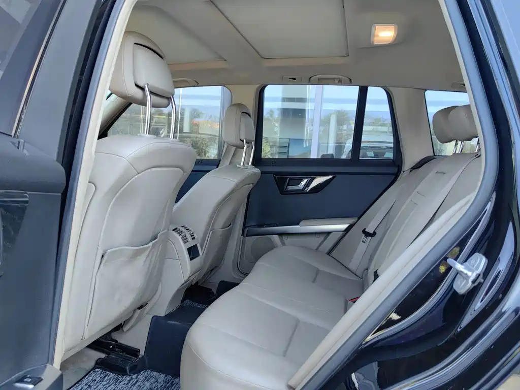 Mercedes-Benz GLK-Class (Import) — миниатюра 10