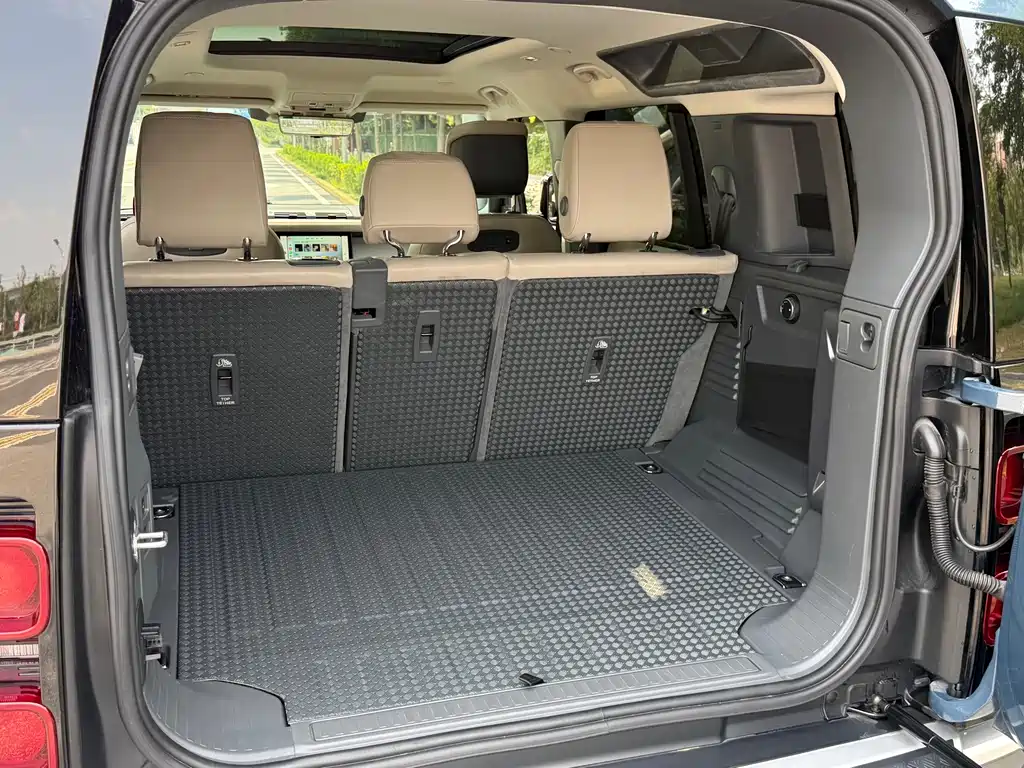 Land Rover Defender — миниатюра 26