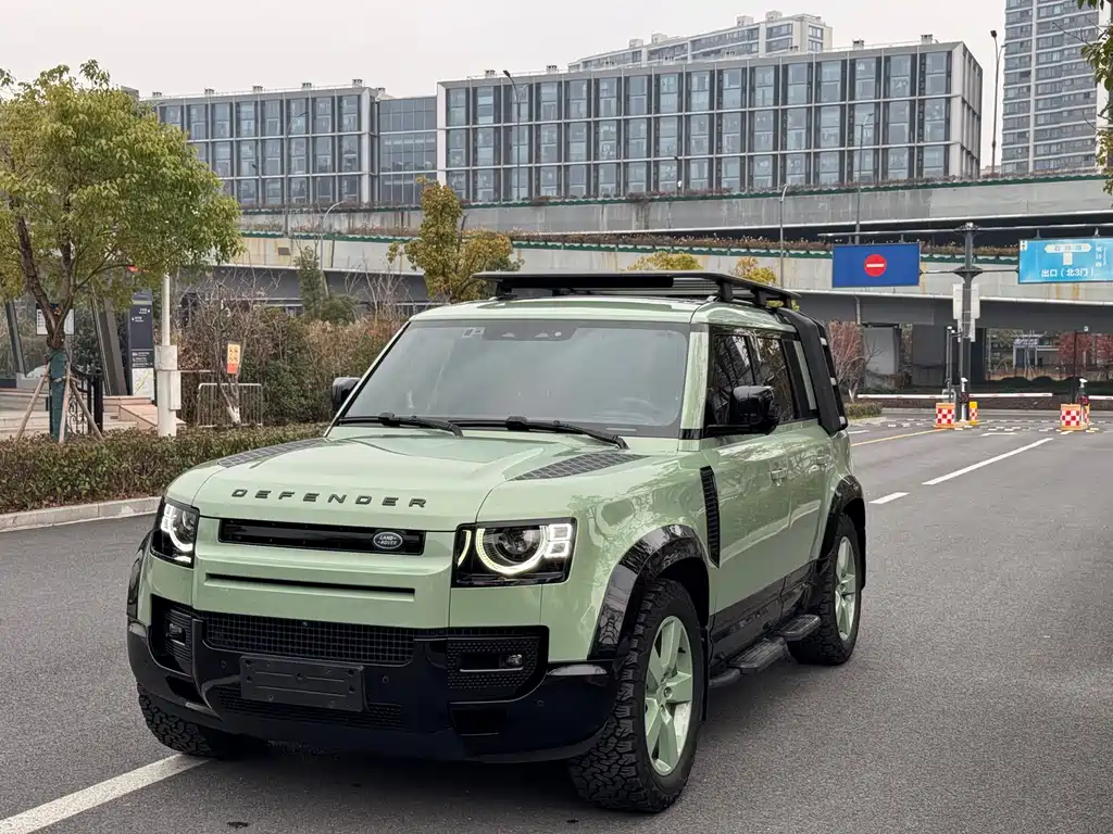 LAND ROVER DEFENDER
