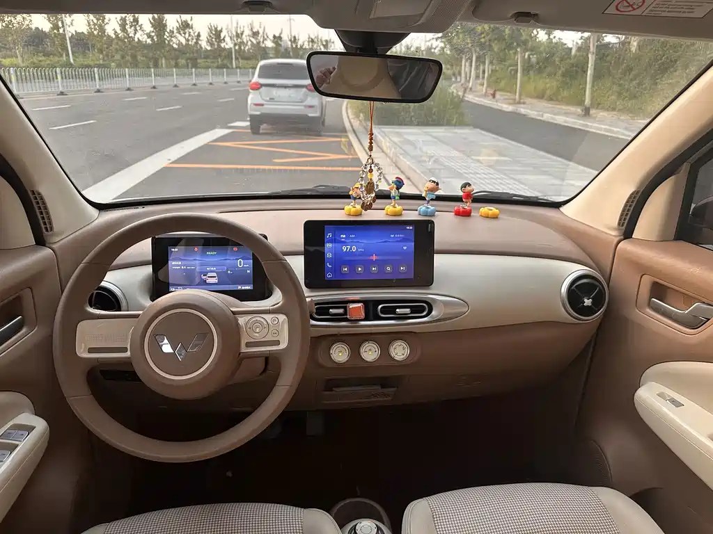 Wuling MINIEV — миниатюра 8