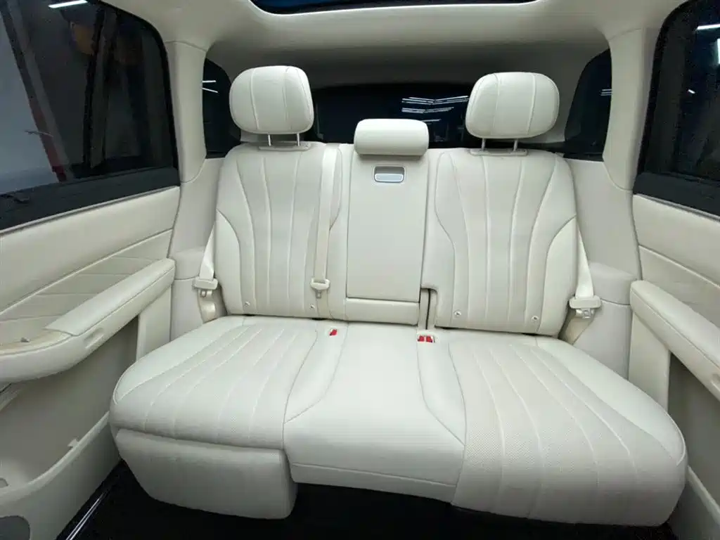 AITO ASK THE WORLD M8