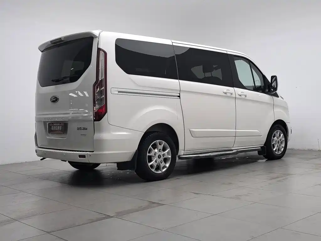 Ford Tourneo — миниатюра 2