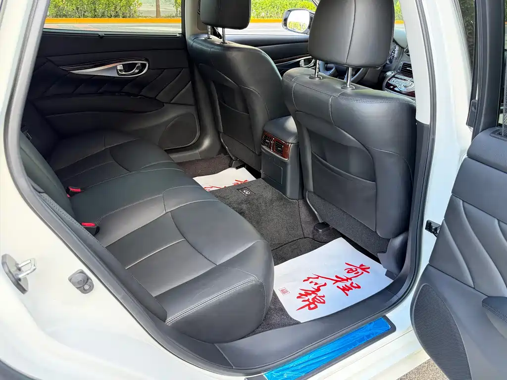 Infiniti Q70 — миниатюра 22