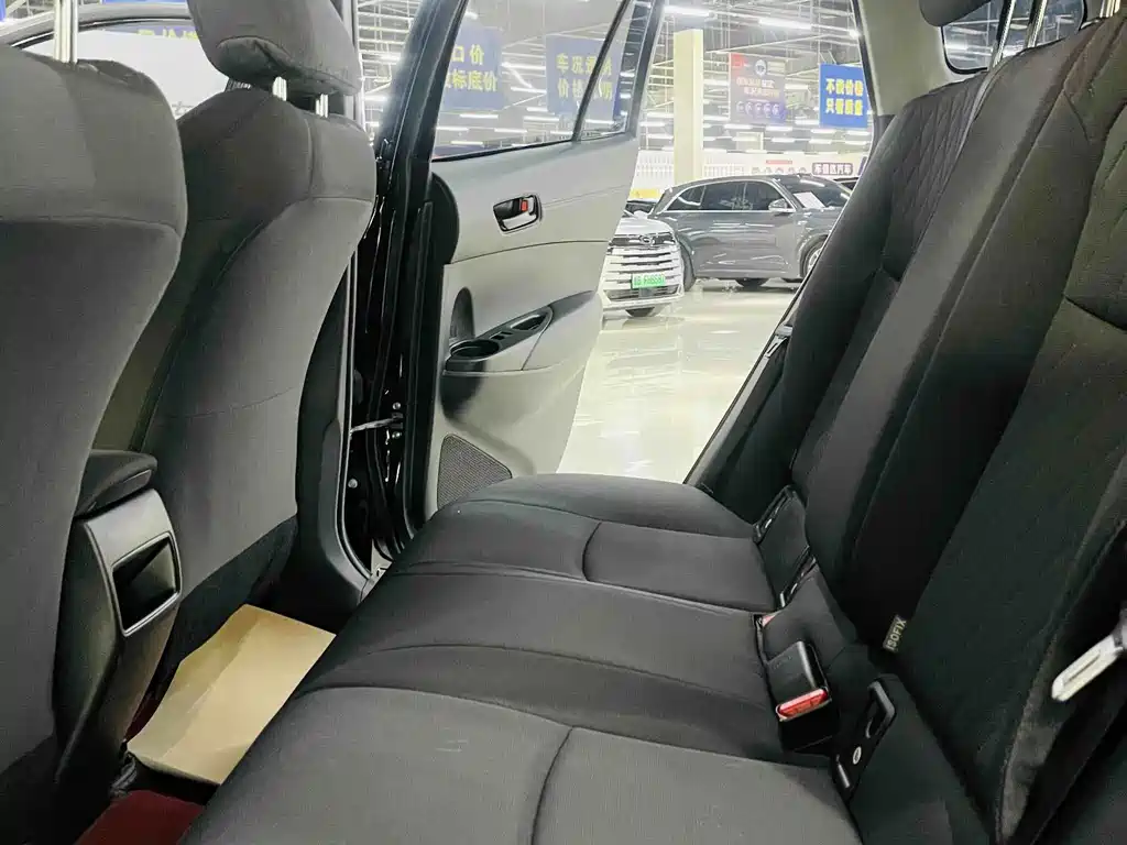 Toyota Corolla Cross — миниатюра 8