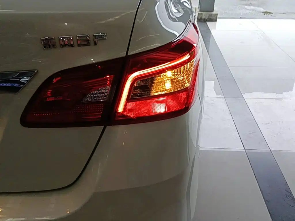 Nissan Sylphy — миниатюра 8