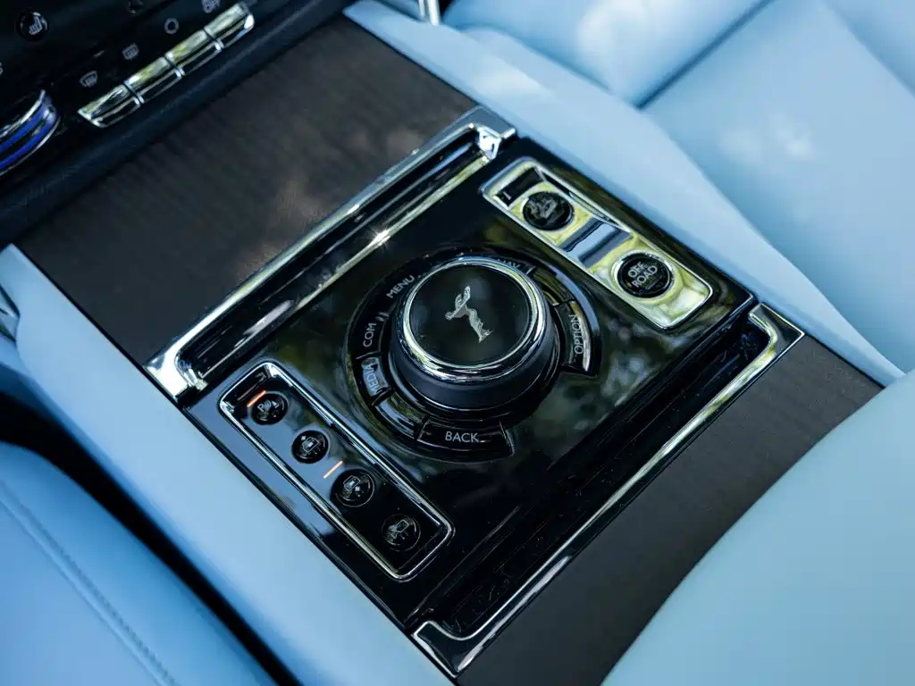 Rolls-Royce Cullinan — миниатюра 18