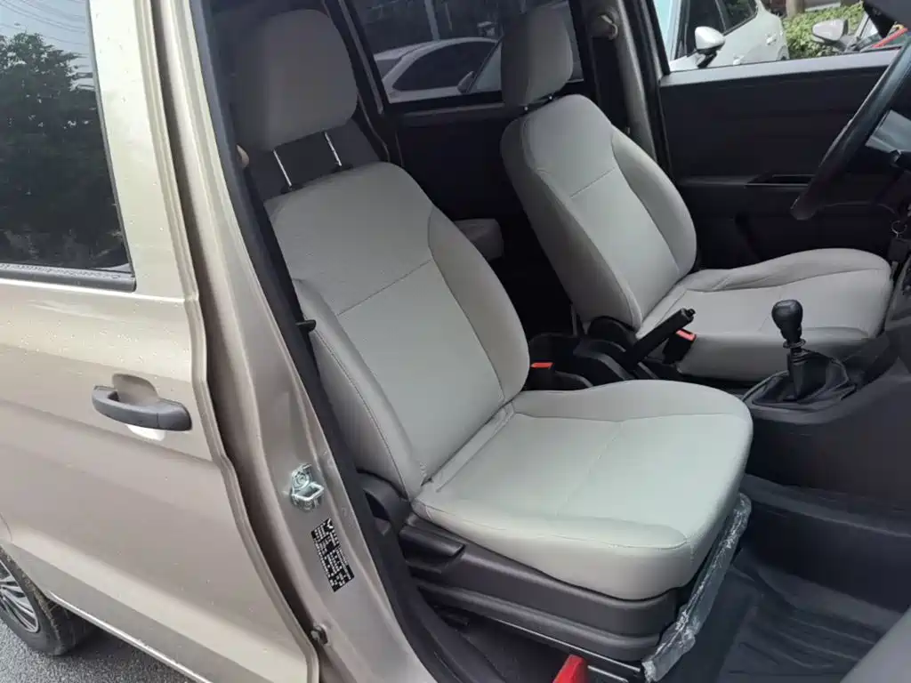 Wuling Hongguang V — миниатюра 25
