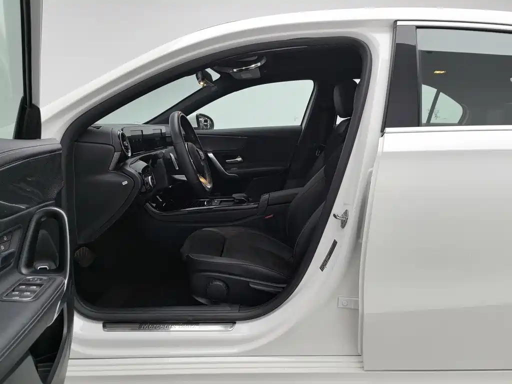 Mercedes-Benz A-Class — миниатюра 10