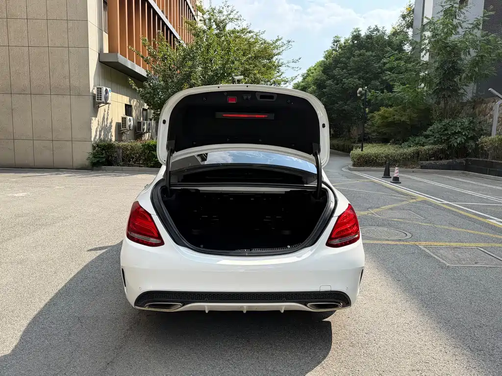 Mercedes-Benz C-Class — миниатюра 17