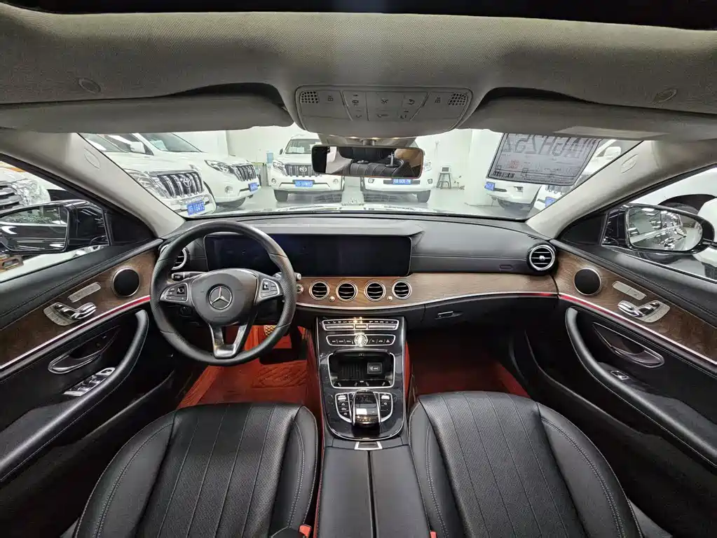 Mercedes-Benz E-Class — миниатюра 17