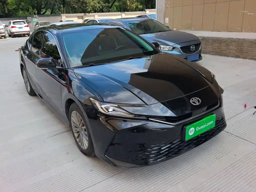 Toyota Camry — миниатюра 4