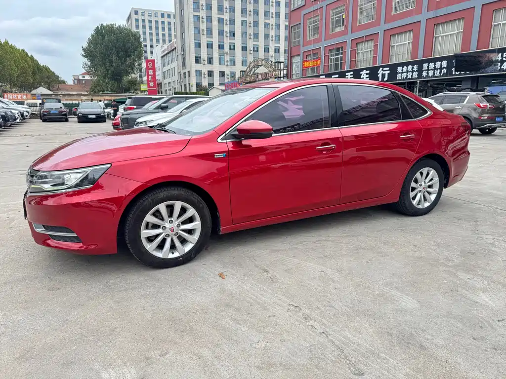 Roewe i6 Classic — миниатюра 3