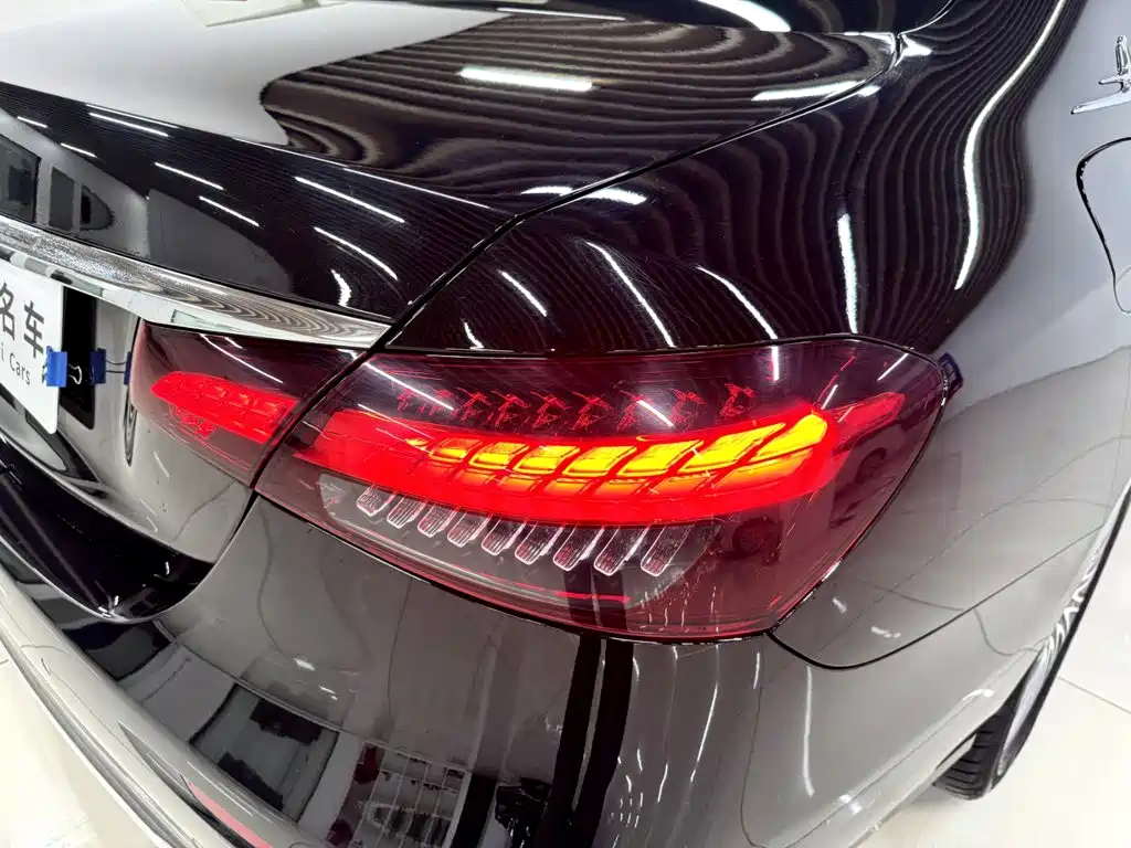 Mercedes-Benz E-Class — миниатюра 7