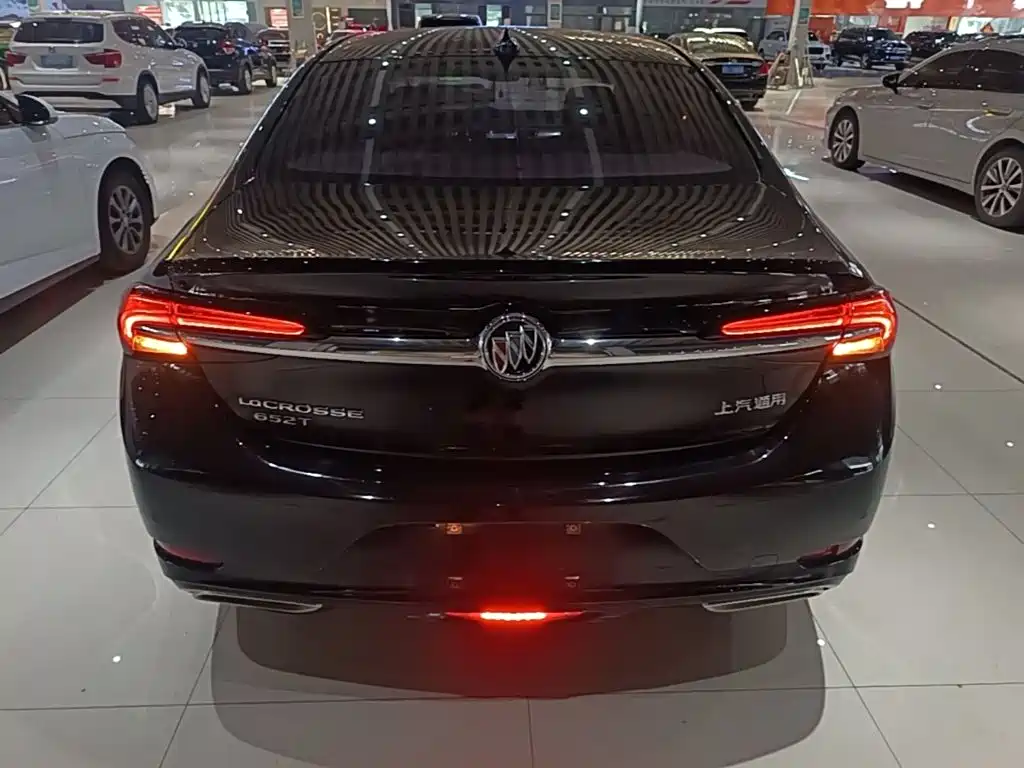 Buick LaCrosse — миниатюра 6