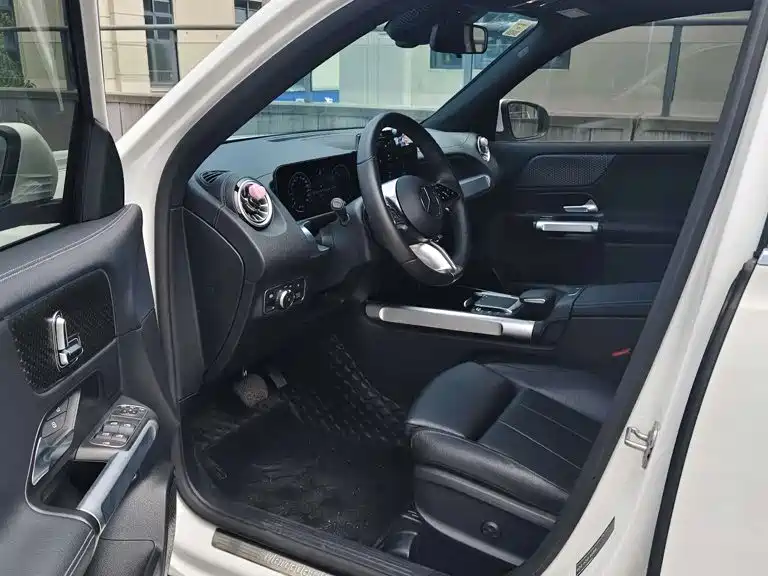 Mercedes-Benz GLB — миниатюра 7