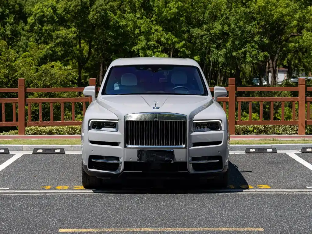 Rolls-Royce Cullinan — миниатюра 2