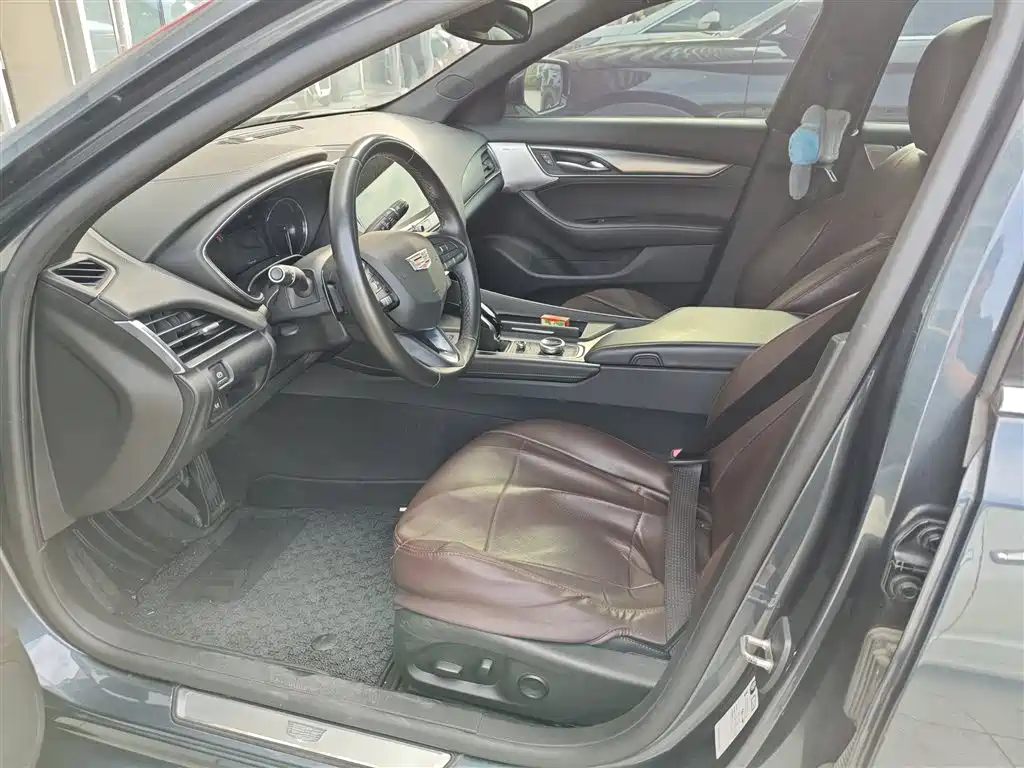 Cadillac CT5 — миниатюра 4
