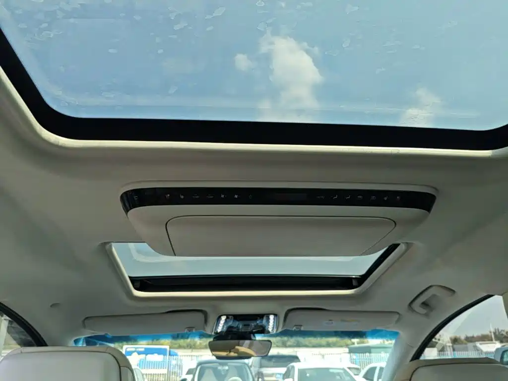 Buick GL8 Hybrid — миниатюра 18