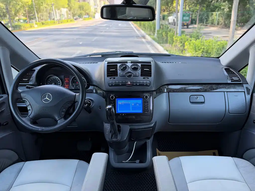 Mercedes-Benz Viano — миниатюра 6