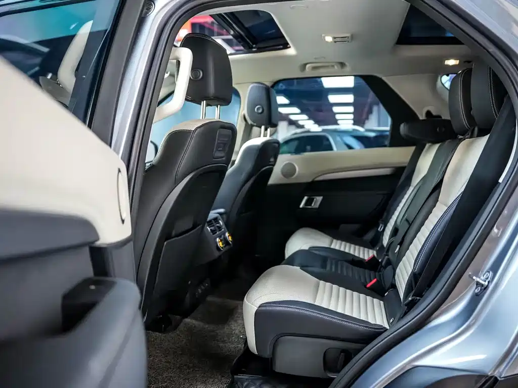 Land Rover Discovery 2021 360PS R-Dynamic S
