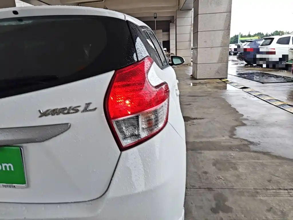 Toyota Yaris L — миниатюра 8