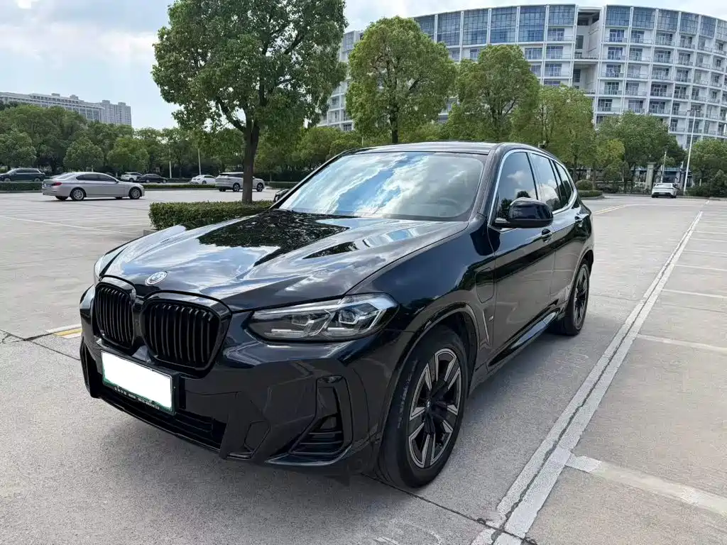 BMW iX3